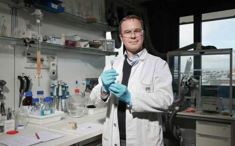 solar-powered artificial leaf